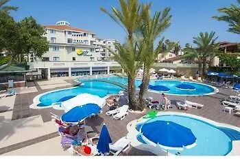 Sandy Hotel Side